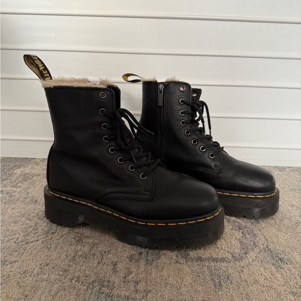 Dr. Martens Jaden Boot, Fur lined platform